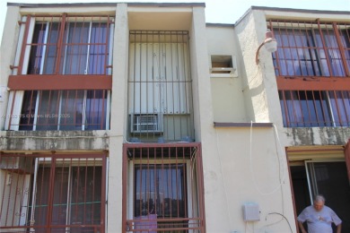 Bring your buyers! This townhouse offers incredible potential on  in Florida - for sale on GolfHomes.com, golf home, golf lot