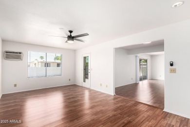 Welcome Home!!! This cozy 2+ bedroom 2 bath home in the on Oakwood Golf Club  in Arizona - for sale on GolfHomes.com, golf home, golf lot