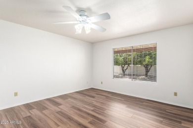 Welcome Home!!! This cozy 2+ bedroom 2 bath home in the on Oakwood Golf Club  in Arizona - for sale on GolfHomes.com, golf home, golf lot
