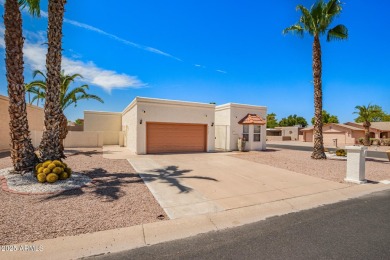 Welcome Home!!! This cozy 2+ bedroom 2 bath home in the on Oakwood Golf Club  in Arizona - for sale on GolfHomes.com, golf home, golf lot