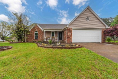 This charming 3 bed/2 bath home is move-in ready! This home on Jackson National Golf Club in Tennessee - for sale on GolfHomes.com, golf home, golf lot