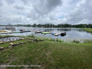 Location!! Beautifully updated Regency model within walking on Greenbriar Woodlands in New Jersey - for sale on GolfHomes.com, golf home, golf lot