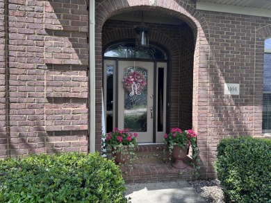 This stunning all-brick Ranch home offers the perfect blend of on Old Silo Golf Club in Kentucky - for sale on GolfHomes.com, golf home, golf lot