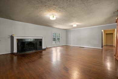 Opportunity knocks with this spacious 3,800 square foot home on Hopkinsville Golf and Country Club in Kentucky - for sale on GolfHomes.com, golf home, golf lot