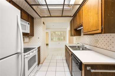 Wonderful single-level home perfectly situated on a peaceful on Leisure Village Par 3 Golf Course in California - for sale on GolfHomes.com, golf home, golf lot