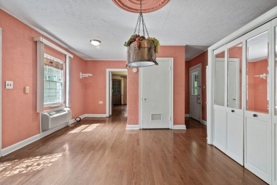 Opportunity knocks with this spacious 3,800 square foot home on Hopkinsville Golf and Country Club in Kentucky - for sale on GolfHomes.com, golf home, golf lot