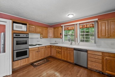 Opportunity knocks with this spacious 3,800 square foot home on Hopkinsville Golf and Country Club in Kentucky - for sale on GolfHomes.com, golf home, golf lot