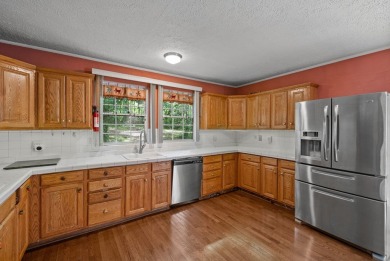Opportunity knocks with this spacious 3,800 square foot home on Hopkinsville Golf and Country Club in Kentucky - for sale on GolfHomes.com, golf home, golf lot