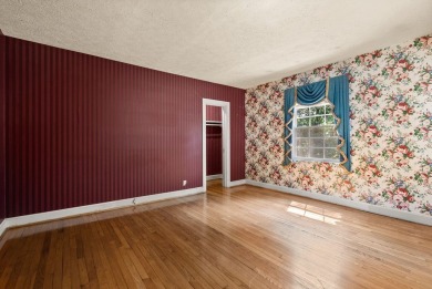 Opportunity knocks with this spacious 3,800 square foot home on Hopkinsville Golf and Country Club in Kentucky - for sale on GolfHomes.com, golf home, golf lot