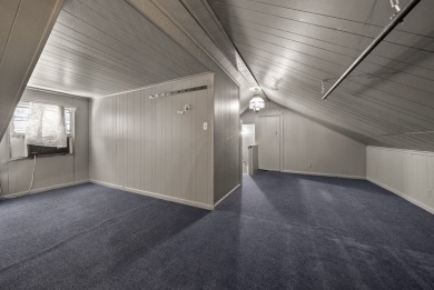 Opportunity knocks with this spacious 3,800 square foot home on Hopkinsville Golf and Country Club in Kentucky - for sale on GolfHomes.com, golf home, golf lot
