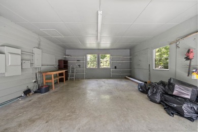 Opportunity knocks with this spacious 3,800 square foot home on Hopkinsville Golf and Country Club in Kentucky - for sale on GolfHomes.com, golf home, golf lot