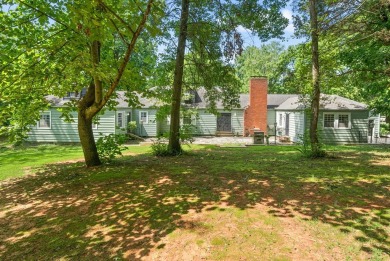 Opportunity knocks with this spacious 3,800 square foot home on Hopkinsville Golf and Country Club in Kentucky - for sale on GolfHomes.com, golf home, golf lot