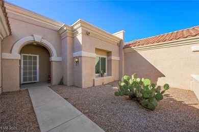 Crisp, clean, and move-in ready -- this charming Warwick model on Highland Falls Golf Club in Nevada - for sale on GolfHomes.com, golf home, golf lot