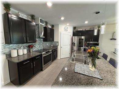 SE - DIRECTLY ON THE GOLF COURSE - WITH LOTS OF SMART HOME on Lake Diamond Golf and Country Club in Florida - for sale on GolfHomes.com, golf home, golf lot