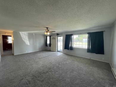 Well maintained 2 bed 1 bath home conveniently located near both on Crestview Golf Club in Indiana - for sale on GolfHomes.com, golf home, golf lot