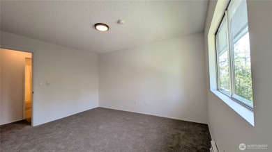 The only 2B2B  Move-In Ready Condo Under 200k in Seattle on Rainier Golf and Country Club in Washington - for sale on GolfHomes.com, golf home, golf lot