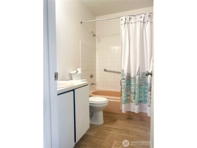 The only 2B2B  Move-In Ready Condo Under 200k in Seattle on Rainier Golf and Country Club in Washington - for sale on GolfHomes.com, golf home, golf lot