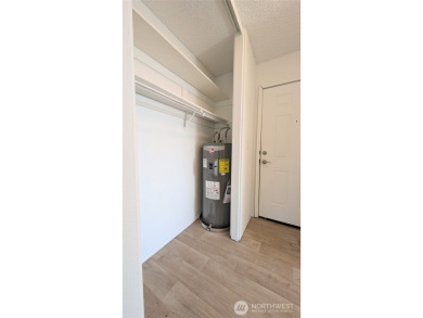 The only 2B2B  Move-In Ready Condo Under 200k in Seattle on Rainier Golf and Country Club in Washington - for sale on GolfHomes.com, golf home, golf lot