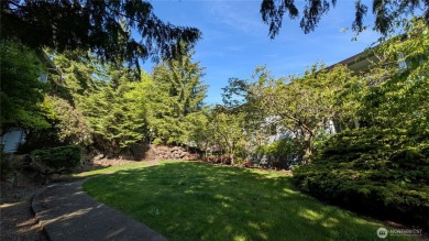 The only 2B2B  Move-In Ready Condo Under 200k in Seattle on Rainier Golf and Country Club in Washington - for sale on GolfHomes.com, golf home, golf lot