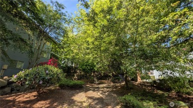 The only 2B2B  Move-In Ready Condo Under 200k in Seattle on Rainier Golf and Country Club in Washington - for sale on GolfHomes.com, golf home, golf lot