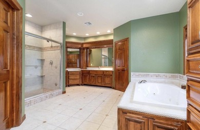 WATERFRONT PATRICIA ISLAND ESTATES & GOLF COURSE 3Bed/4Ba CUSTOM on Patricia Island Golf Club in Oklahoma - for sale on GolfHomes.com, golf home, golf lot