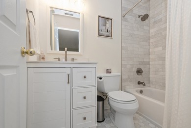 BEAUTIFUL, WELL-MAINTAINED, 3 bed, 2.5 bath two-story townhome on Seven Bridges Golf Club in Illinois - for sale on GolfHomes.com, golf home, golf lot