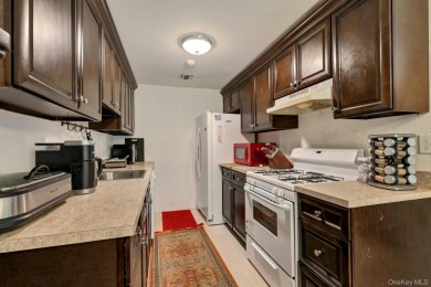 3 BEDROOM 1,5 BATH CONDO IN BLUE RIDGE IN MEDFORD. UPDATED on Blue Ridge Golf Club in New York - for sale on GolfHomes.com, golf home, golf lot