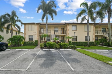 Beautiful and spacious first-floor 2 bedroom, 2 bath condo on The Golf Club of Jupiter in Florida - for sale on GolfHomes.com, golf home, golf lot