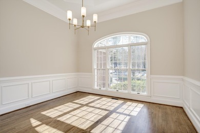 This one level brick home with 4 BR, 3.5 Baths is located in the on Woodside Plantation Country Club in South Carolina - for sale on GolfHomes.com, golf home, golf lot