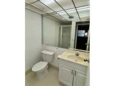 Corner 2/2 Villa, no one above or below you. Light & bright on Kings Point Golf -Flanders Way in Florida - for sale on GolfHomes.com, golf home, golf lot