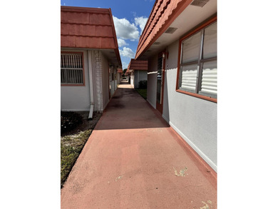 Corner 2/2 Villa, no one above or below you. Light & bright on Kings Point Golf -Flanders Way in Florida - for sale on GolfHomes.com, golf home, golf lot