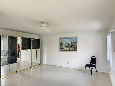 Corner 2/2 Villa, no one above or below you. Light & bright on Kings Point Golf -Flanders Way in Florida - for sale on GolfHomes.com, golf home, golf lot