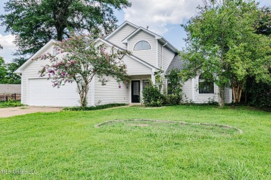 Move in ready and right on Deerfield Golf Course, this house has on Colonial Country Club Deerfield in Mississippi - for sale on GolfHomes.com, golf home, golf lot