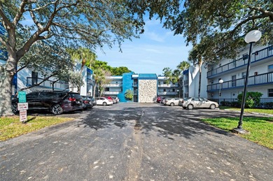 Priced to sell! Very well cared 1 bedroom, 1.5 bath condo for on The Carolina Club in Florida - for sale on GolfHomes.com, golf home, golf lot