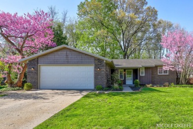 Welcome home! Your newly renovated 3 bedroom/ 2 bath home on The Pines Golf Course in Michigan - for sale on GolfHomes.com, golf home, golf lot