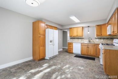 Welcome home! Your newly renovated 3 bedroom/ 2 bath home on The Pines Golf Course in Michigan - for sale on GolfHomes.com, golf home, golf lot