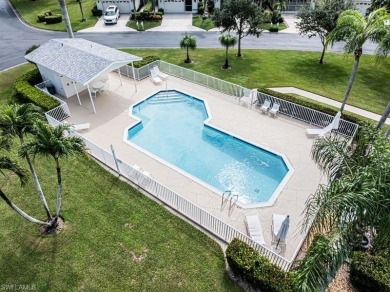 Coastal-inspired 3 Bedroom, 2 Bath Villa in Shadowood Villas! on Naples Lakes Country Club in Florida - for sale on GolfHomes.com, golf home, golf lot