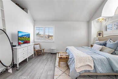 This recently renovated end-unit single-family residence offers on Santa Ana Country Club in California - for sale on GolfHomes.com, golf home, golf lot