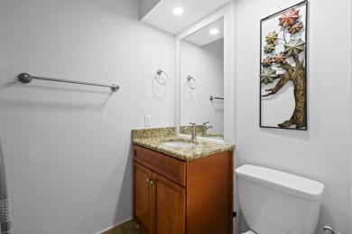 Charming and spacious 2-bedroom, 2-bathroom townhome located on Heritage Ridge Golf Club in Florida - for sale on GolfHomes.com, golf home, golf lot