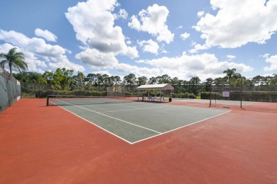 Charming and spacious 2-bedroom, 2-bathroom townhome located on Heritage Ridge Golf Club in Florida - for sale on GolfHomes.com, golf home, golf lot