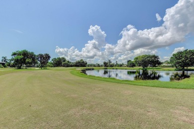 Charming and spacious 2-bedroom, 2-bathroom townhome located on Heritage Ridge Golf Club in Florida - for sale on GolfHomes.com, golf home, golf lot