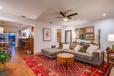 Take in breathtaking, unobstructed sunsets from this charming on Stevens Park Golf Course in Texas - for sale on GolfHomes.com, golf home, golf lot