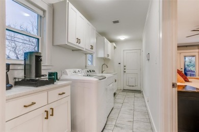 Take in breathtaking, unobstructed sunsets from this charming on Stevens Park Golf Course in Texas - for sale on GolfHomes.com, golf home, golf lot