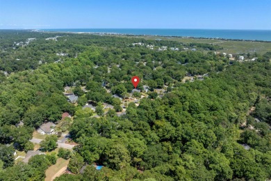 Meticulously maintained 3-bedroom, 2-bathroom home, perfectly on Pawleys Plantation Golf and Country Club in South Carolina - for sale on GolfHomes.com, golf home, golf lot