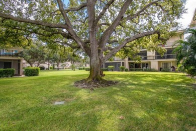 SUPER VALUE 3 bedroom townhome! This private end unit features a on Riverbend Golf Club in Florida - for sale on GolfHomes.com, golf home, golf lot