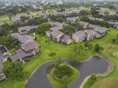 SUPER VALUE 3 bedroom townhome! This private end unit features a on Riverbend Golf Club in Florida - for sale on GolfHomes.com, golf home, golf lot