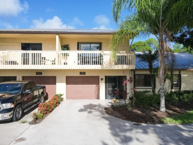 Get ready to retire in style at this fabulously updated 2 bed, 2 on Meadowood Golf and Tennis Club in Florida - for sale on GolfHomes.com, golf home, golf lot