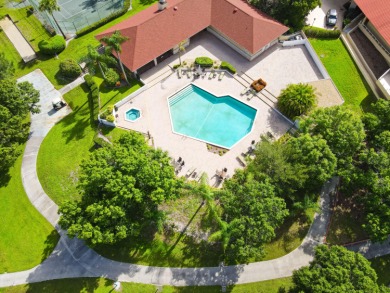 Get ready to retire in style at this fabulously updated 2 bed, 2 on Meadowood Golf and Tennis Club in Florida - for sale on GolfHomes.com, golf home, golf lot