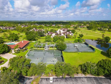 Get ready to retire in style at this fabulously updated 2 bed, 2 on Meadowood Golf and Tennis Club in Florida - for sale on GolfHomes.com, golf home, golf lot