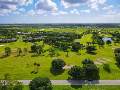 Get ready to retire in style at this fabulously updated 2 bed, 2 on Meadowood Golf and Tennis Club in Florida - for sale on GolfHomes.com, golf home, golf lot